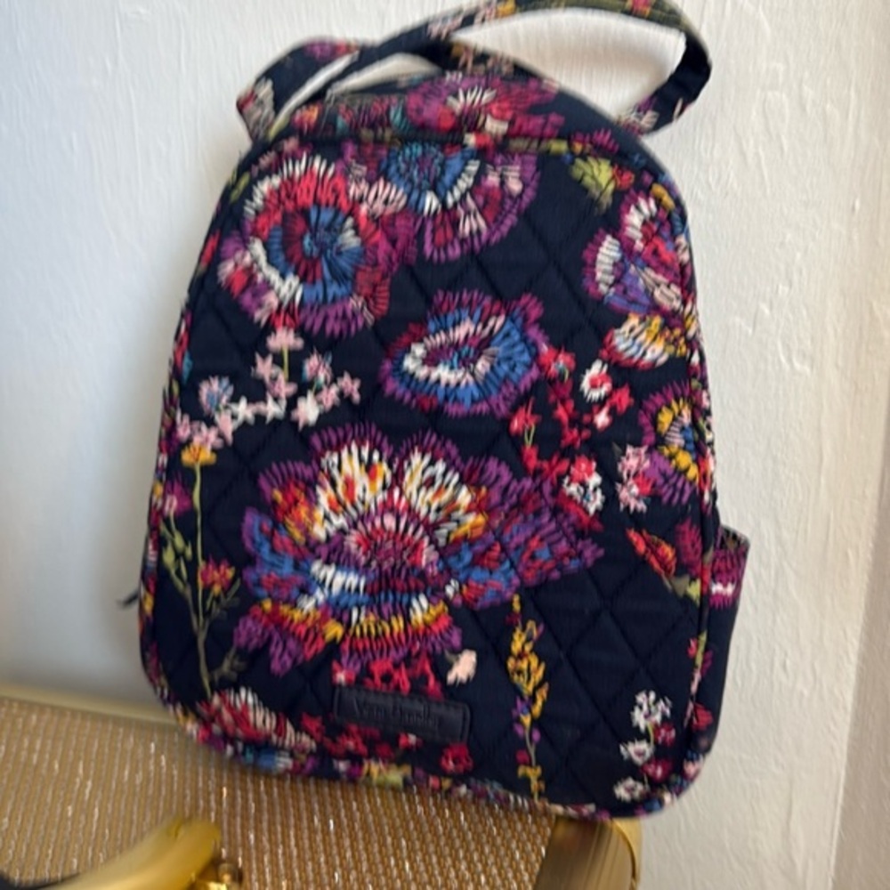 Vera Bradley floral  cute lunch bag 12” with handles 7” W